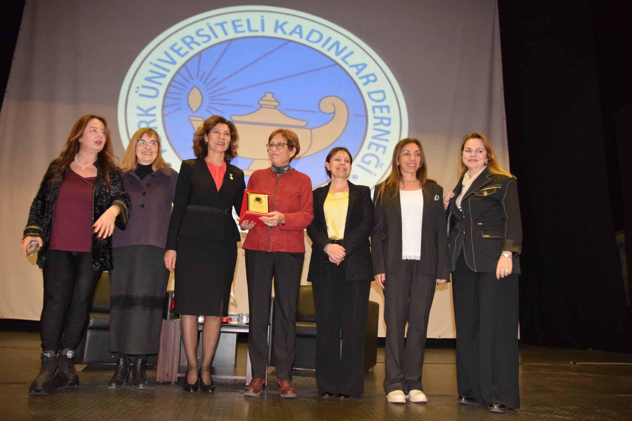5Aralık Kadının seçme ve seçilme hk Prf Dr Serpil Sancar ile toplantı